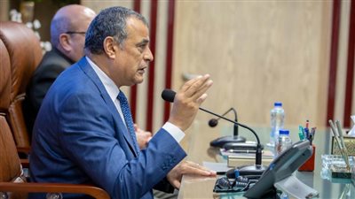 وزير الإنتاج الحربي يشدد على إنهاء المشروعات المتعاقد عليها  والاهتمام بمنظومة تسويق المنتجات 