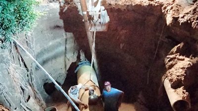 إصلاح الكسر المفاجئ بالخط العمومى المغذى لروافع منطقة الصداقة الجديدة بأسوان