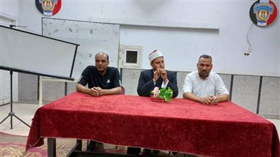 ملتقي صيف شبابنا ينفذ ندوة تثقيفية حول 