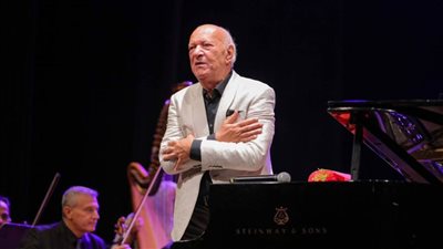 تفاعل كبير مع موسيقى عمر خيرت خلال أولى حفلاته بمهرجان الصيف الدولي