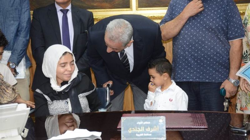 محافظ الغربية خلال