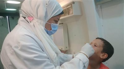 علاج  1520مواطنا و3100 خدمة طبية في قافلة حياة كريمة ببني سويف