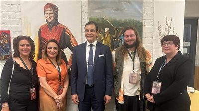 السفير المصري بفنلندا يفتتح معرض ليلة الفنون بمشاركة مصرية وعربية