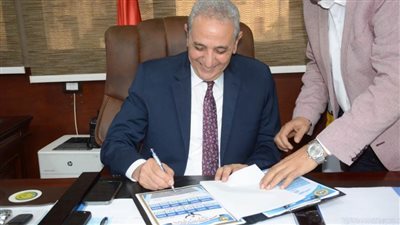 بالصور.. محافظ الغربية يعتمد نتيجة الدور الثاني للشهادة الإعدادية بنسبة 83%