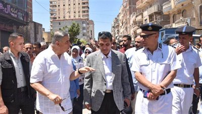 محافظ الإسكندرية يقود حملة مُكبرة لإزالة مبانٍ مخالفة وداهمة الخطورة بنطاق حي منتزه أول