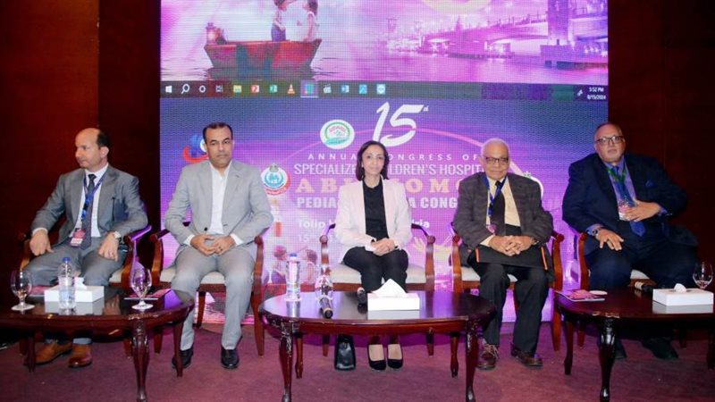 محافظ البحيرة تشارك