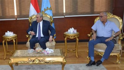 بالصور.. محافظ الغربية يناقش الاستعدادات لإقامة أكبر قافلة طبية علاجية