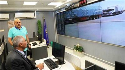 محافظ أسوان يتابع جهود تسهيل حركة النقل بميناء أرقين البرى على الحدود المصرية السودانية