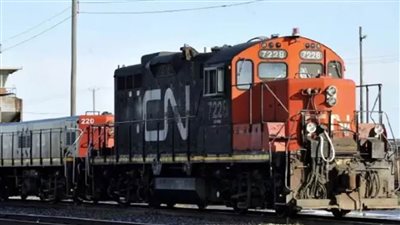 توقف العمل بأكبر شركتين للسكك الحديدية في كندا يهدد انتظام سلاسل التوريد الأمريكية