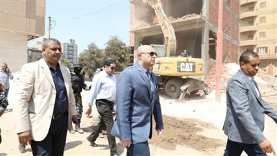 محافظ بني سويف يقود حملة لإزالة التعديات على الأراضي الزراعية وأملاك الدولة