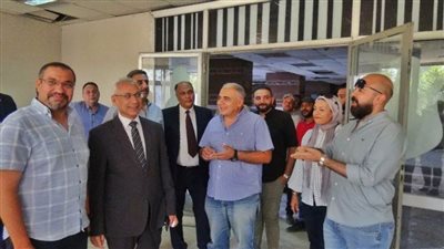 رئيس جامعة المنيا يتفقد اعمال تطوير الفندق ويعتمد الغرفة النموذجية لتقديم خدمة متميزة