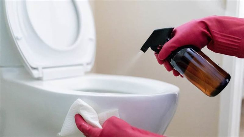 تنظيف مرحاض