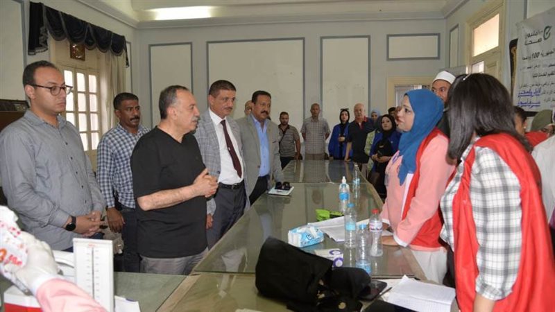 محافظ أسيوط يتفقد