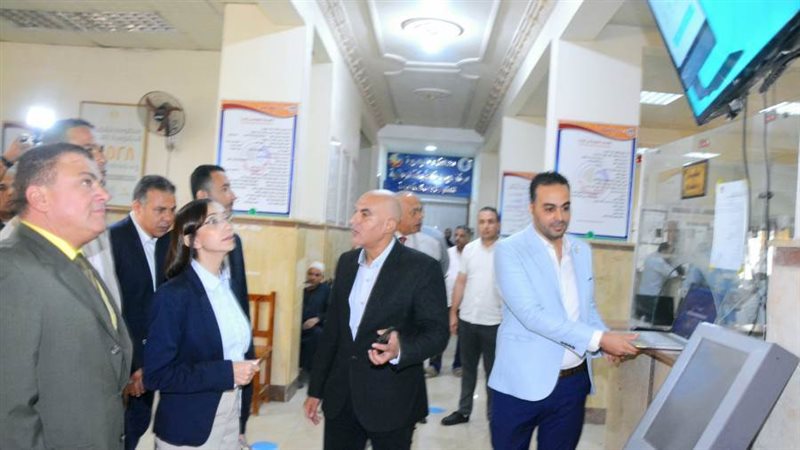 محافظ البحيرة تتفقد