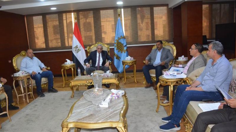 محافظ الغربية خلال