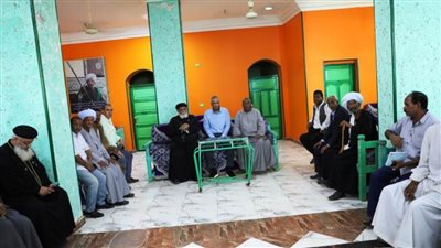 محافظ أسوان يواصل جولاته الميدانية بمتابعة مشروع محطة معالجة الصرف ببنبان