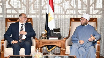 وزير الأوقاف يستقبل شيخ مشايخ الطرق الصوفية 