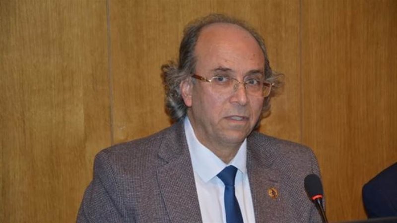 الدكتور علاء خليل