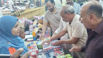 رئيس مدينة القصير يفتتح معرض 