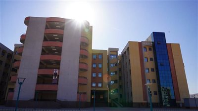 فرش ٢٣ معملًا بكلية طب الفم والأسنان بجامعة بسوهاج