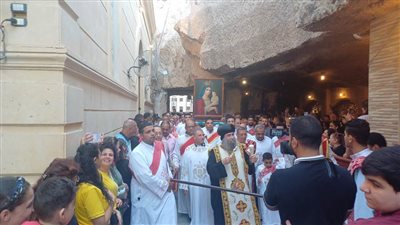 آلاف الأقباط يشاركون في ختام احتفالات دير درنكة 