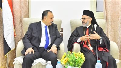 محافظ أسيوط يهنئ الإخوة الأقباط بالليلة الختامية للسيدة العذراء بدير درنكة