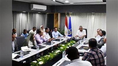 محافظ أسوان يكلف بعقد اجتماع لتوحيد الرؤى في الإجراءات الخاصة بالتصالح في مخالفات البناء