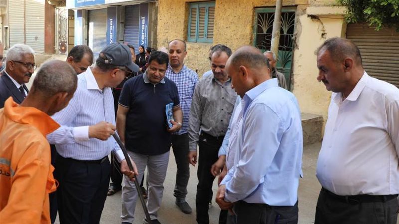 محافظ المنيا خلال