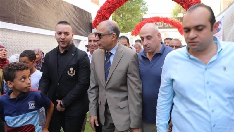 محافظ المنيا القافله