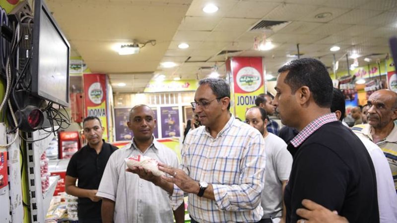 جولة محافظ قنا