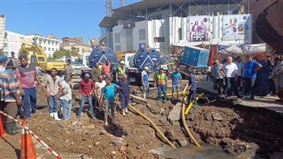 الصرف الصحي غمر المنازل.. انفـجار خط الطرد الرئيسي بحي غرب أسيوط