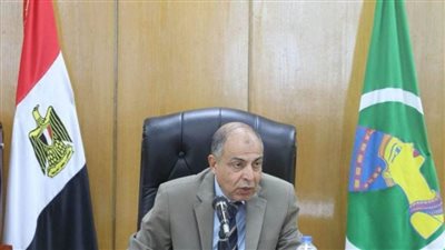 محافظ المنيا يبحث تفعيل مبادرة «بناء الإنسان» بحزمة من الأفكار غير التقليدية