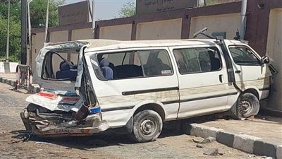 إصابة 16 شخصًا في حادث تصادم سيارتين بأسيوط