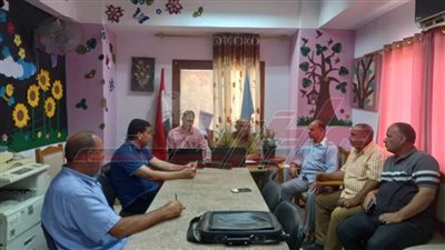 الشافعي: يناقش الانتهاء من نشرات الندب والنقل لمعلمي سيدي سالم 