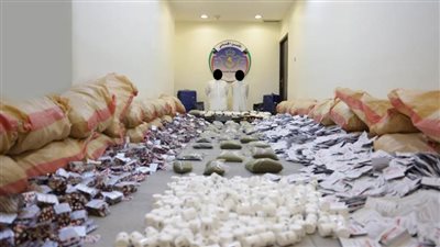 الداخلية الكويتية: ضبط شبكة إجرامية دولية تقوم بتهريب المخدرات من إحدى الدول الأوروبية