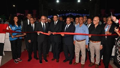 رئيس هيئة الكتاب ونائب محافظ السويس يفتتحان معرض الكتاب