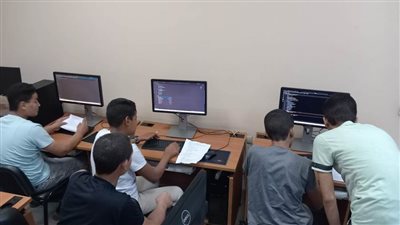 لغة الباثيون ضمن فعاليات المعسكر التكنولوجي لأطفال قرى بهاء الدين بأسيوط