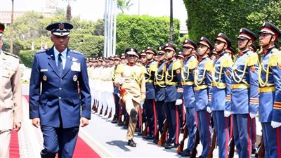 رئيس الأركان يبحث مع نظيره الأمريكى التطورات الإقليمية والدولية خاصة على صعيد الأزمة بغزة 