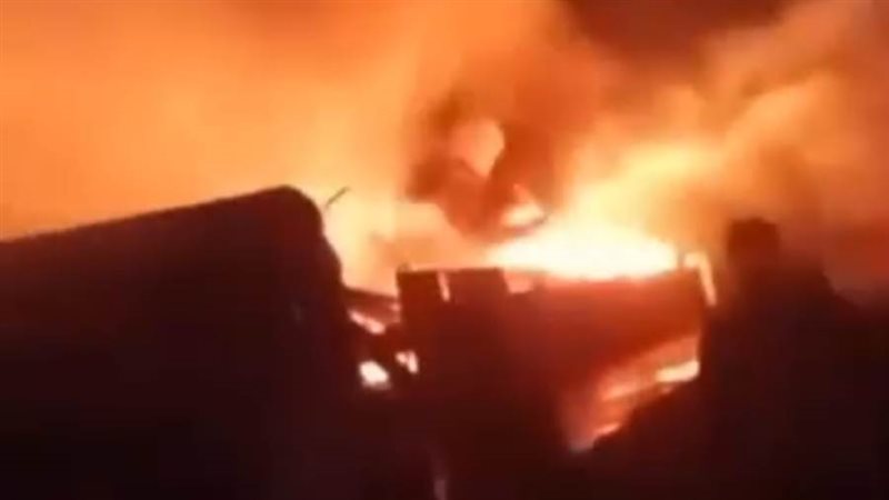 جانب من الحريق