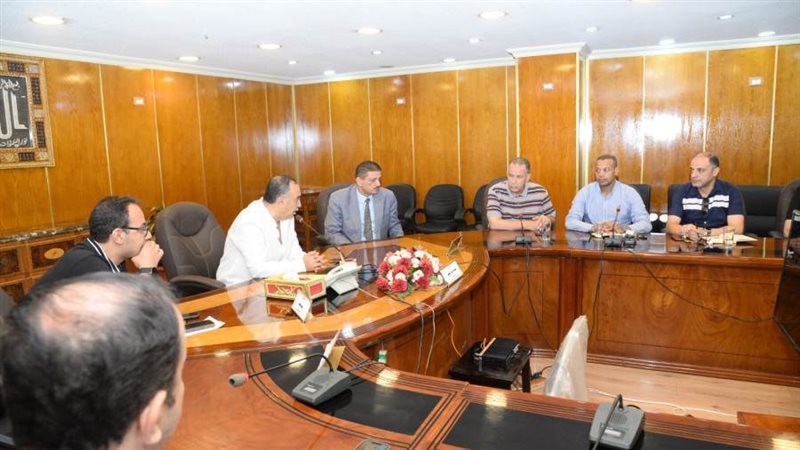 إجتماع محافظ أسيوط