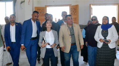 في لفتة وطنية محافظ البحيرة تهدي أحد المساجد مجموعة من المصاحف 