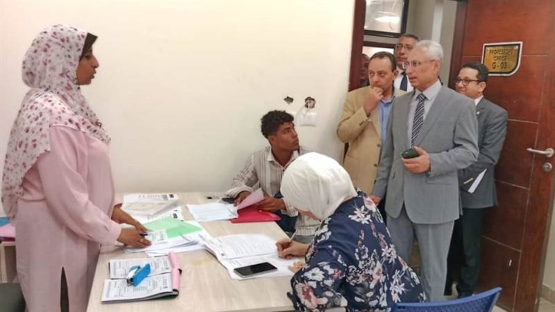 رئيس الجامعة يتفقد