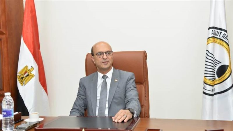 رئيس جامعة أسيوط