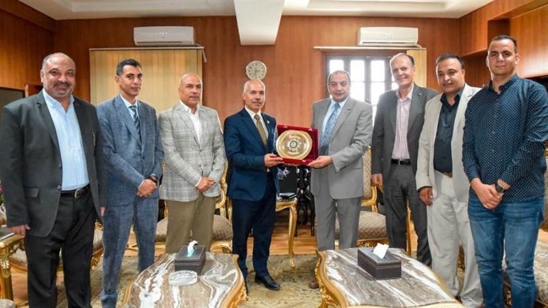 تكريم لجنة التحول