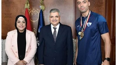 الاتحاد المصري للتجديف يهنئ أبطال نادي القناة بتكريمهم من قِبل رئيس هيئة قناة السويس