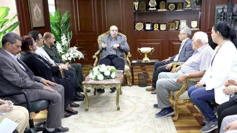 محافظ بنى سويف يلتقى