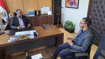 نائب وزير الإسكان يبحث أوجه التعاون مع شركة متخصصة في استخدام التكنولوجيات الحديثة لتقديم خدمات المياه