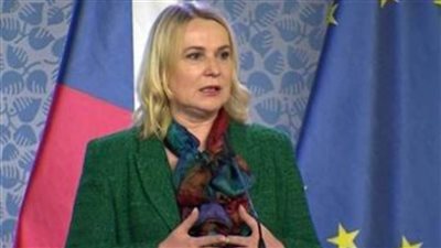 وزيرة الدفاع التشيكية تعقد محادثات ثنائية مع نظيرها الإيطالي في براغ حول تعزيز التعاون الثنائي