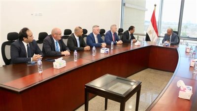 وزير الكهرباء يؤكد على التعاون المثمر مع شركة 