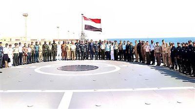 القوات المسلحة تنظم زيارة للملحقين العسكريين العرب والأجانب المعتمدين لقاعدة برنيس البحرية